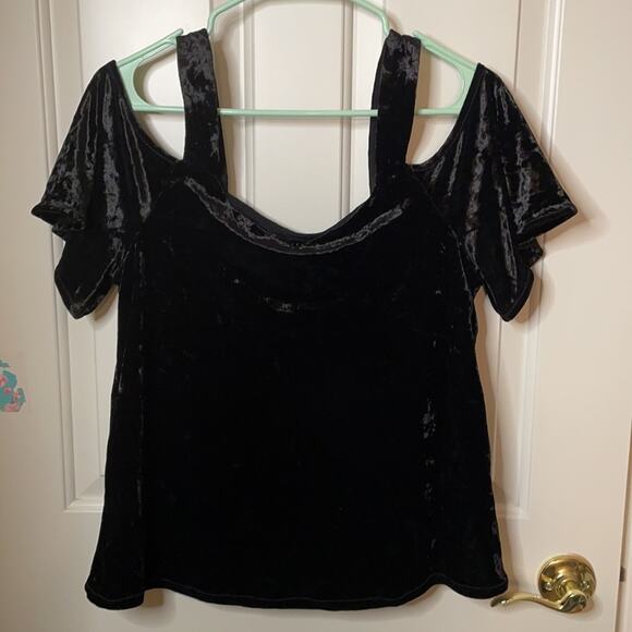 Sanctuary black velvet cold shoulder shirt small - Picture 4 of 6